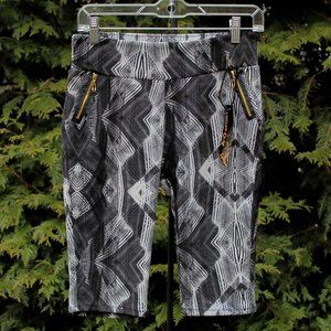 AQ Sport Stretchy, Lightweight Bike Shorts with Zip Pockets NWT